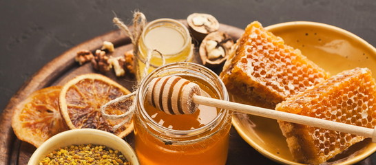Honig mit feinen Zutaten